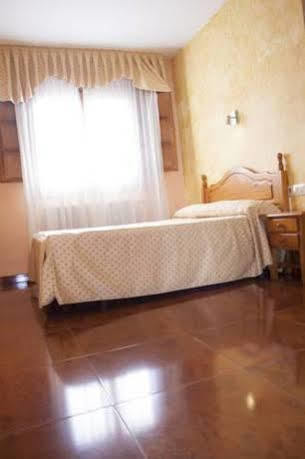 Hostal Le Vintage Авила Экстерьер фото