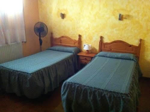 Hostal Le Vintage Авила Экстерьер фото